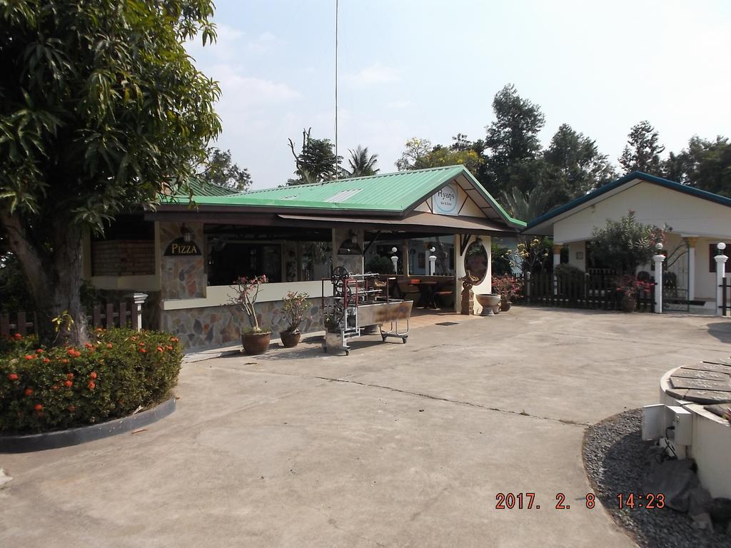Ryans Resort Prasat Dış mekan fotoğraf